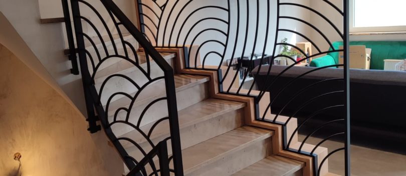 Escalier avec garde-corps design